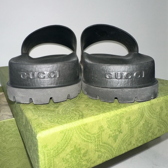Men’s size 8 Gucci slippers. Worn once, comes with box. - Picture 3 of 5